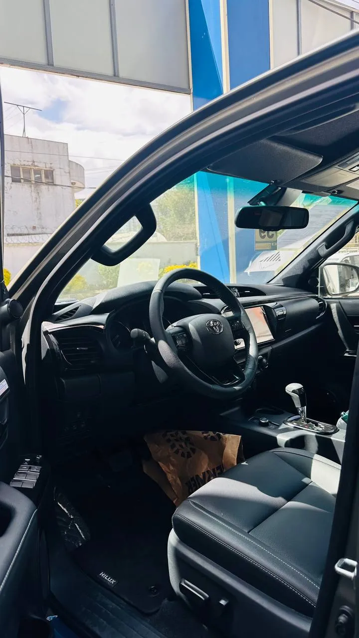 Toyota Hilux Invincible Hybrid 2025 – photo 7