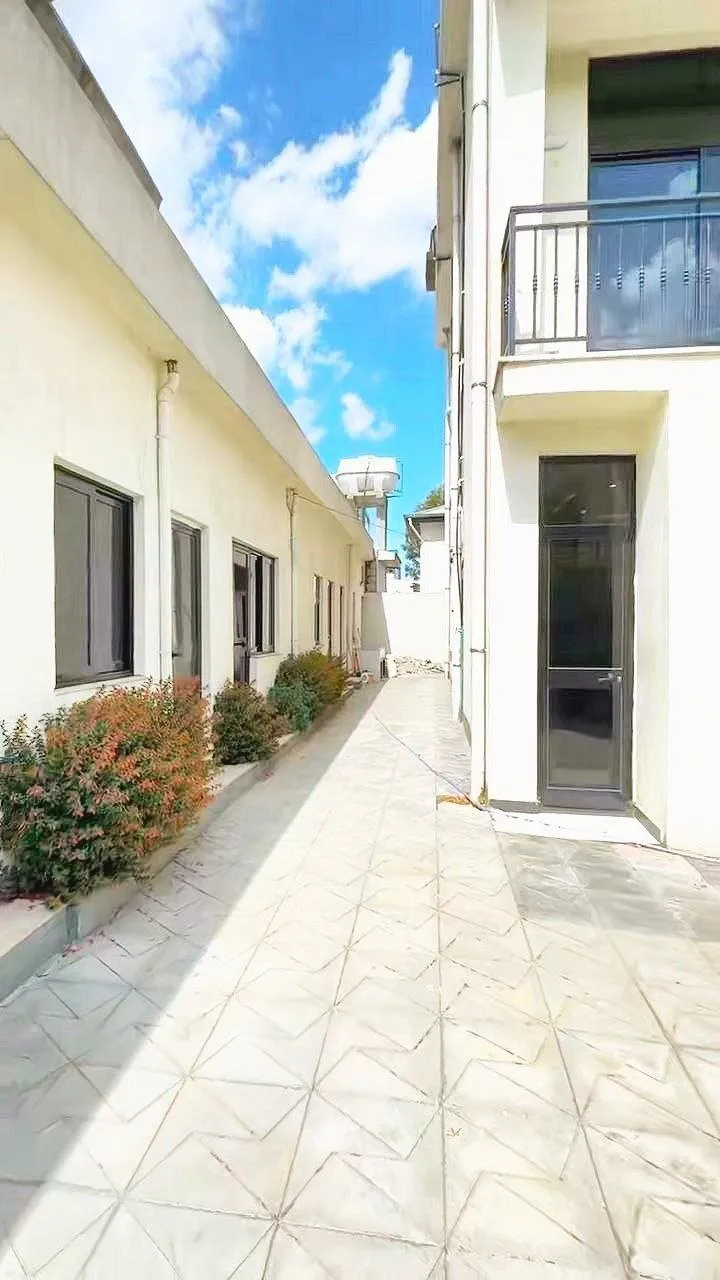 Modern 10 Bedroom House Ayat – photo 8