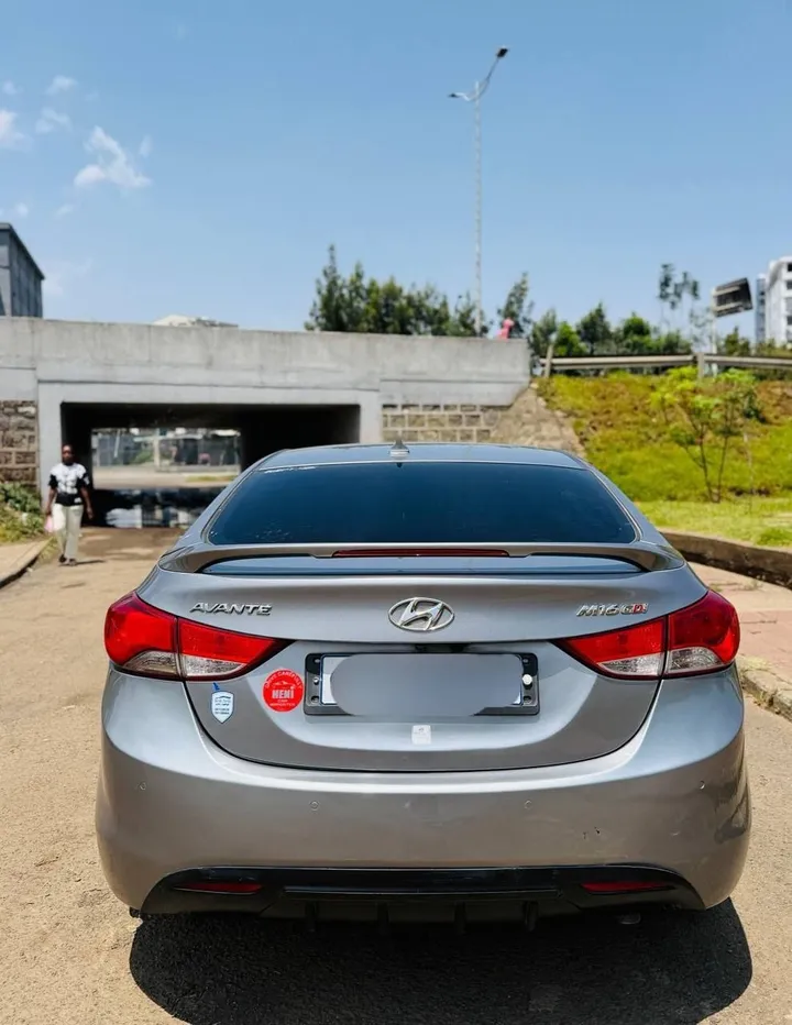 Hyundai Avante 2013 Automatic – photo 7