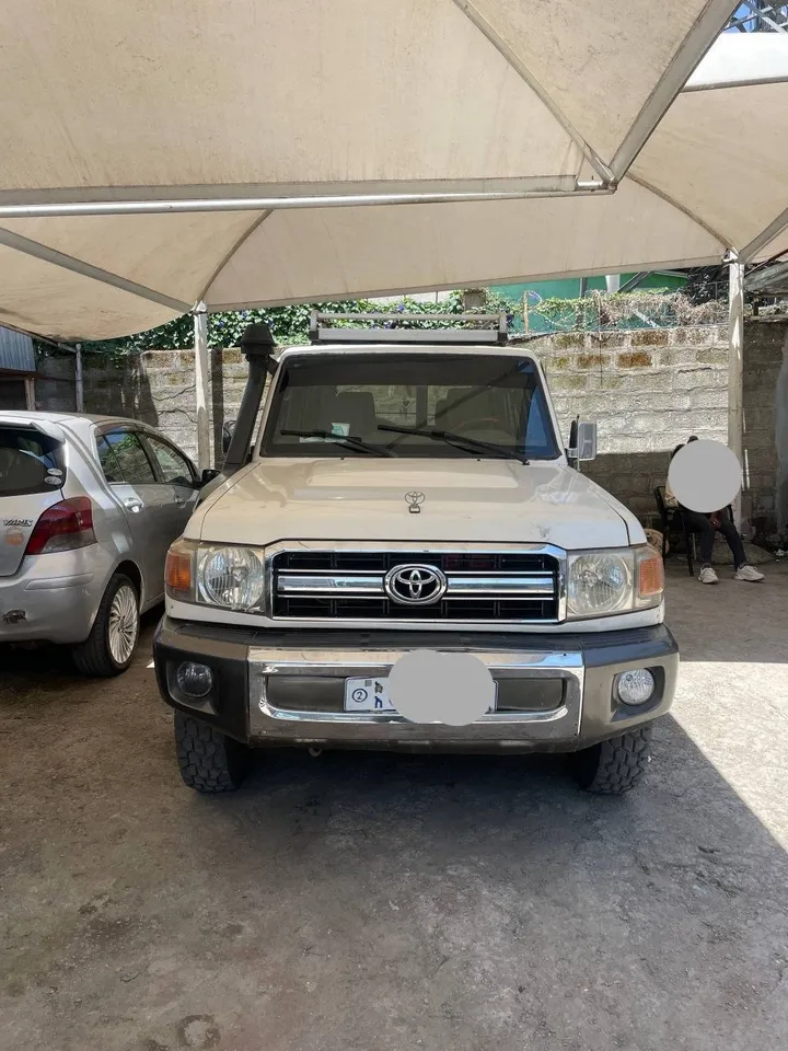 Toyota Land Cruiser 2012 – photo 6