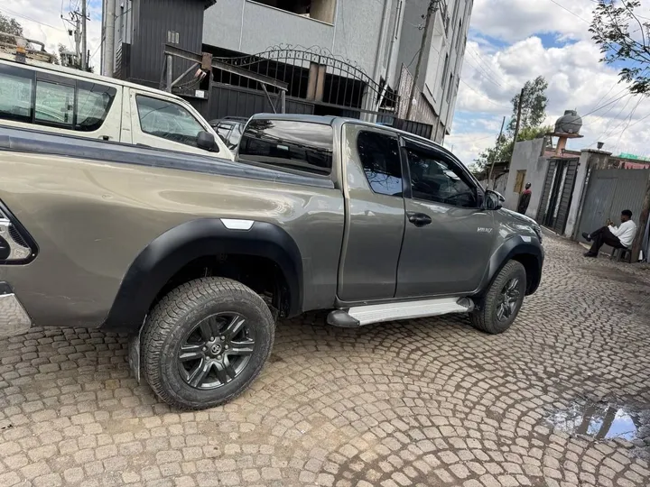 Toyota Invincible King Cab 2021 – photo 7