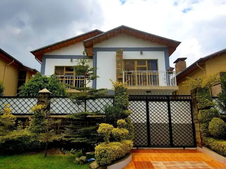 Beautiful House at Ayat Square – photo 4