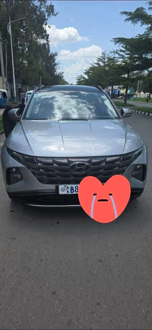 Hyundai Tucson 2022 Silver SUV – photo 5