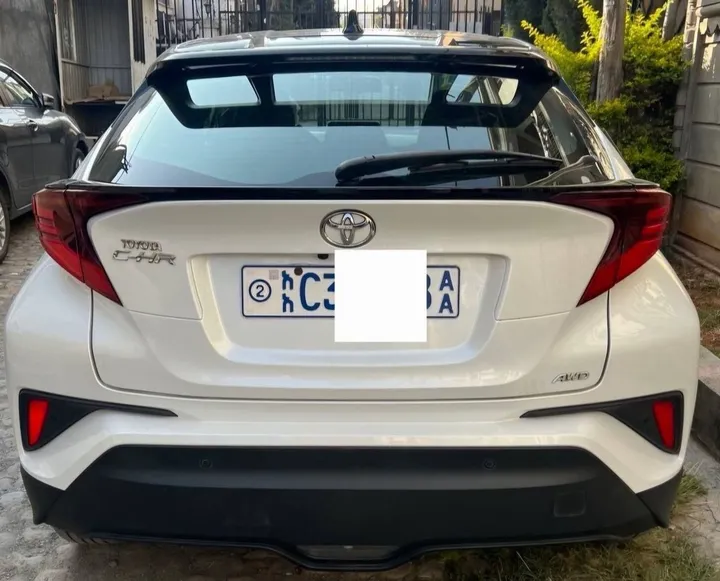 Toyota CHR IZOA 2022 SUV – photo 5