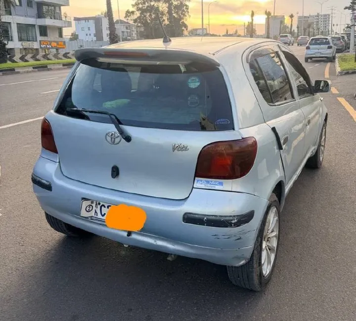 Toyota Vitz 2004 1.0L Automatic – photo 3