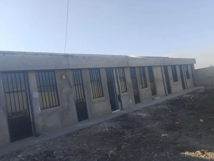 Service Building for Sale in Taffo – photo 6