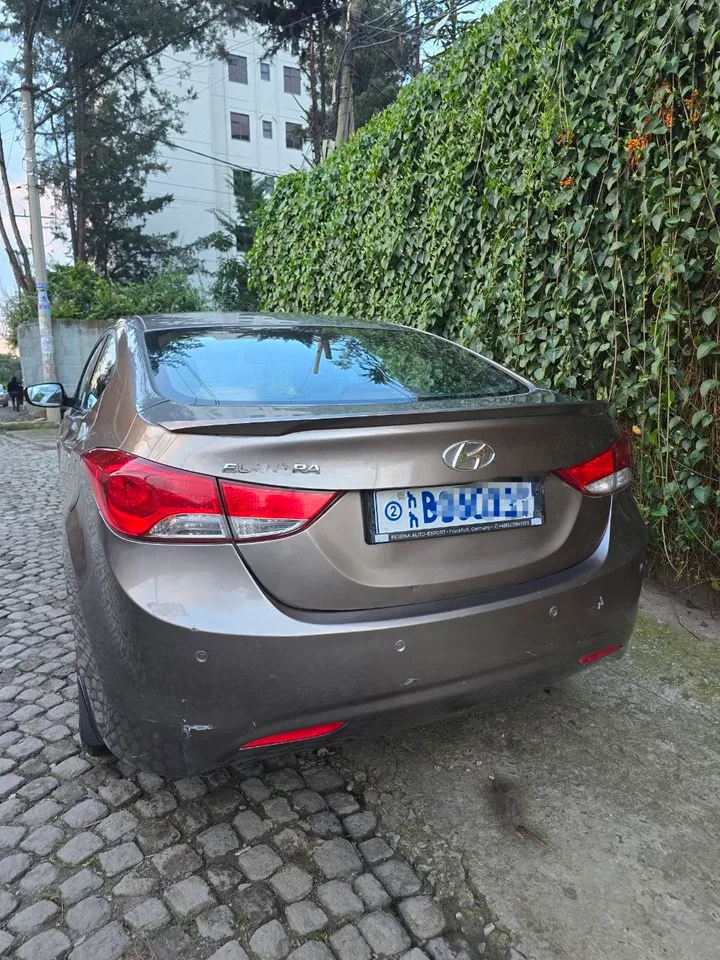 Hyundai Elantra 2011 – photo 3