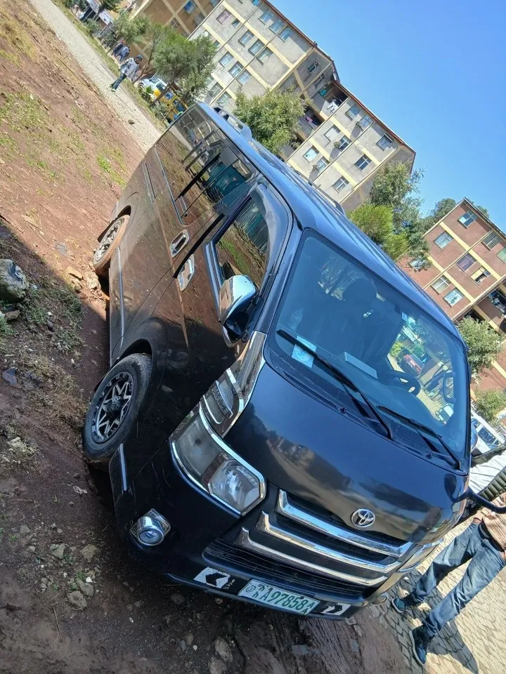 Toyota Hiace GL 2007 Automatic – photo 7