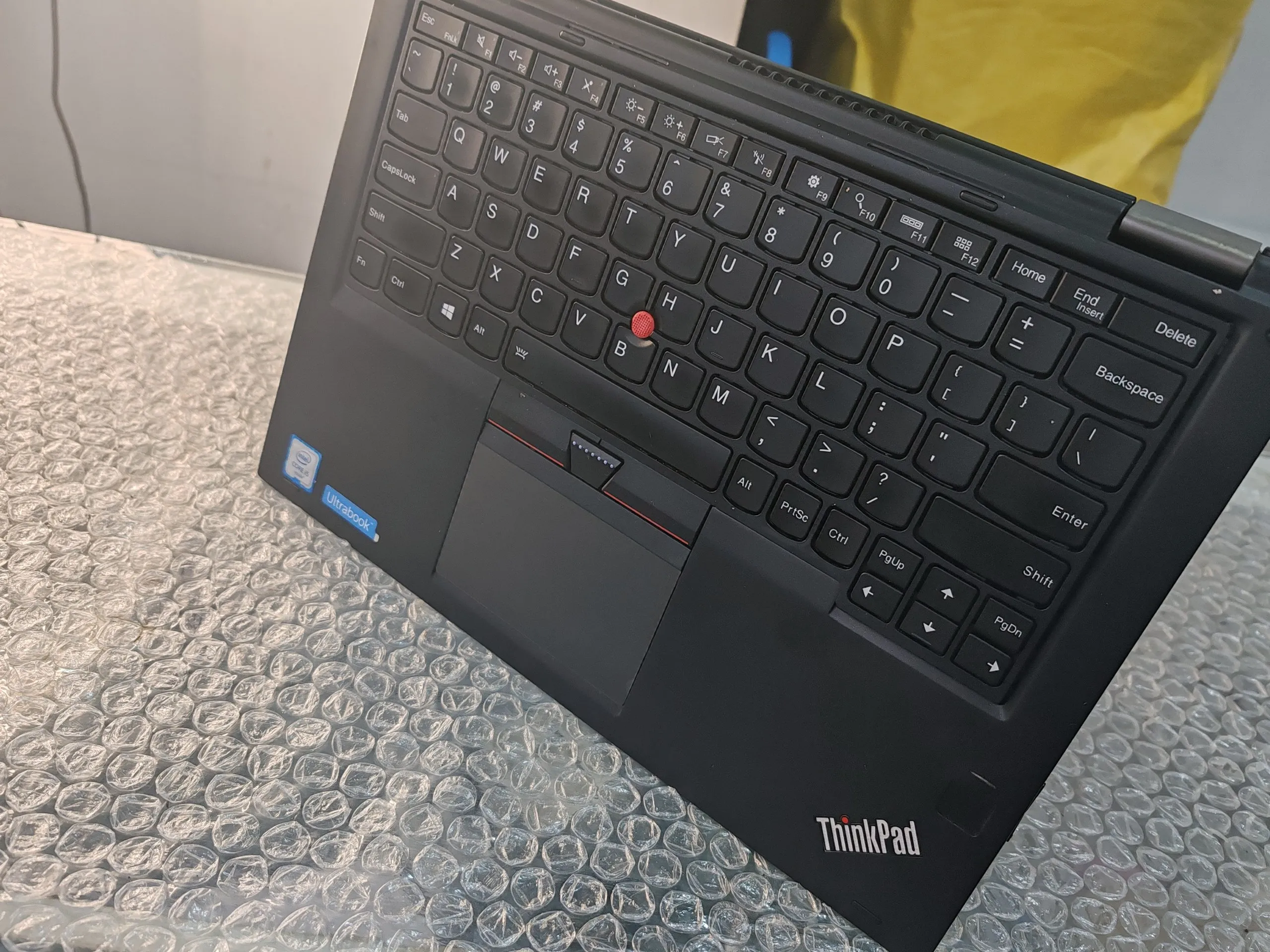 Lenovo ThinkPad Yoga 260 Laptop – photo 3