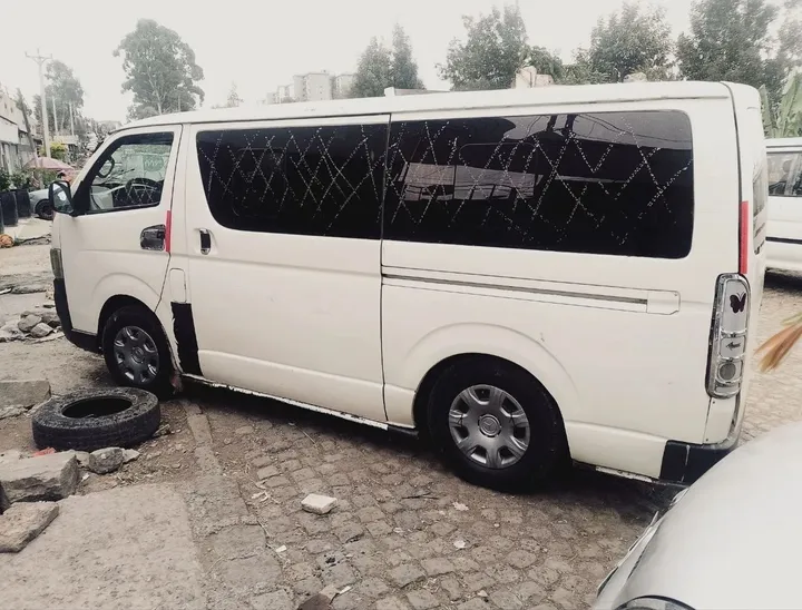 Toyota Hiace Van 2007 – photo 6