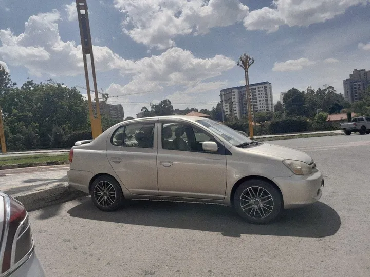 Toyota Platz 2005 Automatic – photo 4