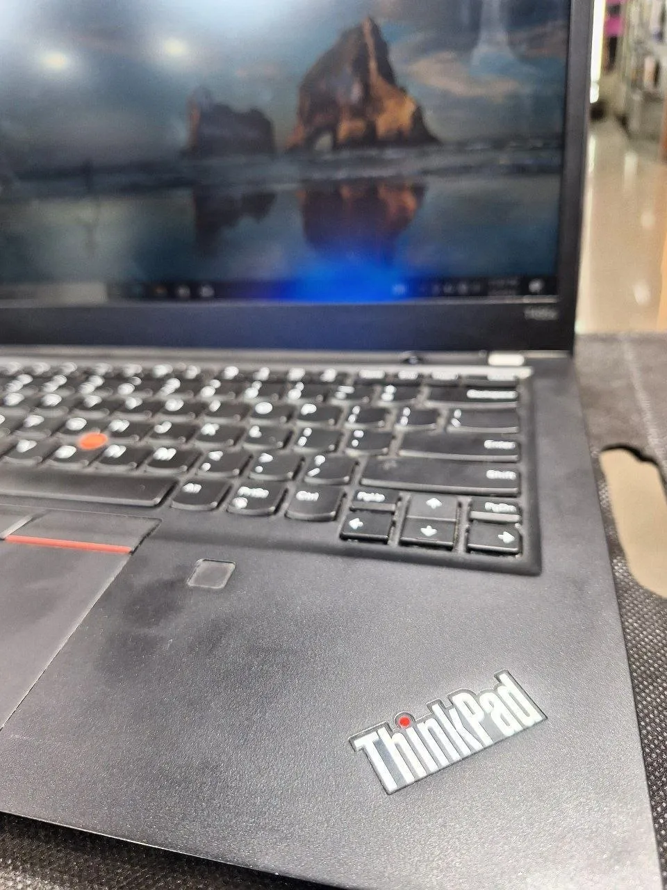 Lenovo ThinkPad T495s Ryzen 7 Laptop – photo 3