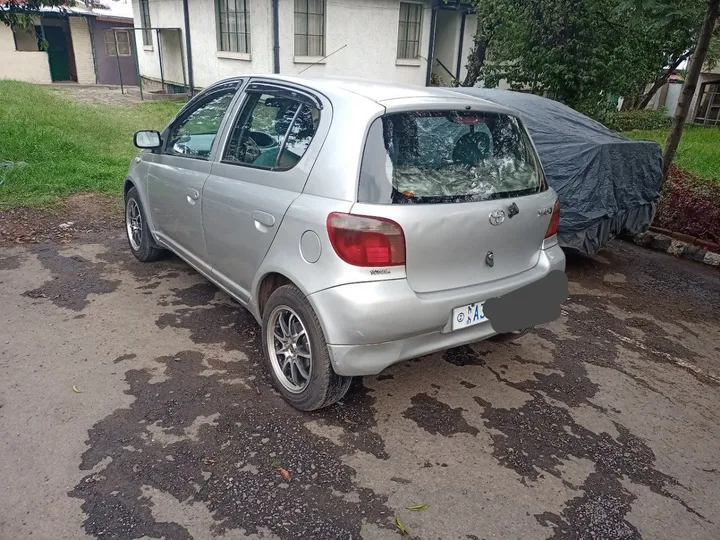 Toyota Vitz 1999 1.0L Manual – photo 3