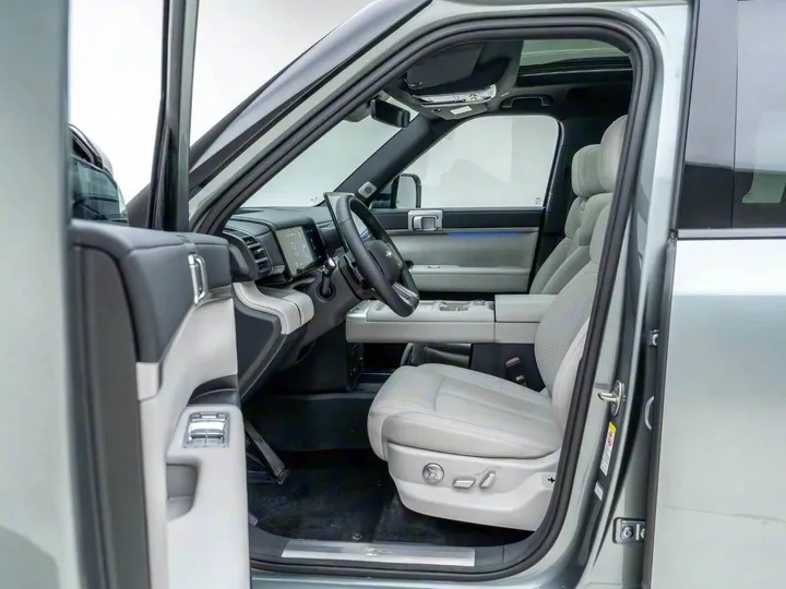 BYD Leopard Ultra Titanium 7 Hybrid – photo 7