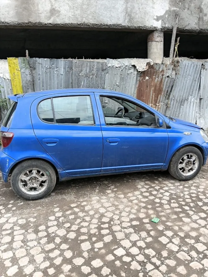 Toyota Vitz 2001 Automatic – photo 3