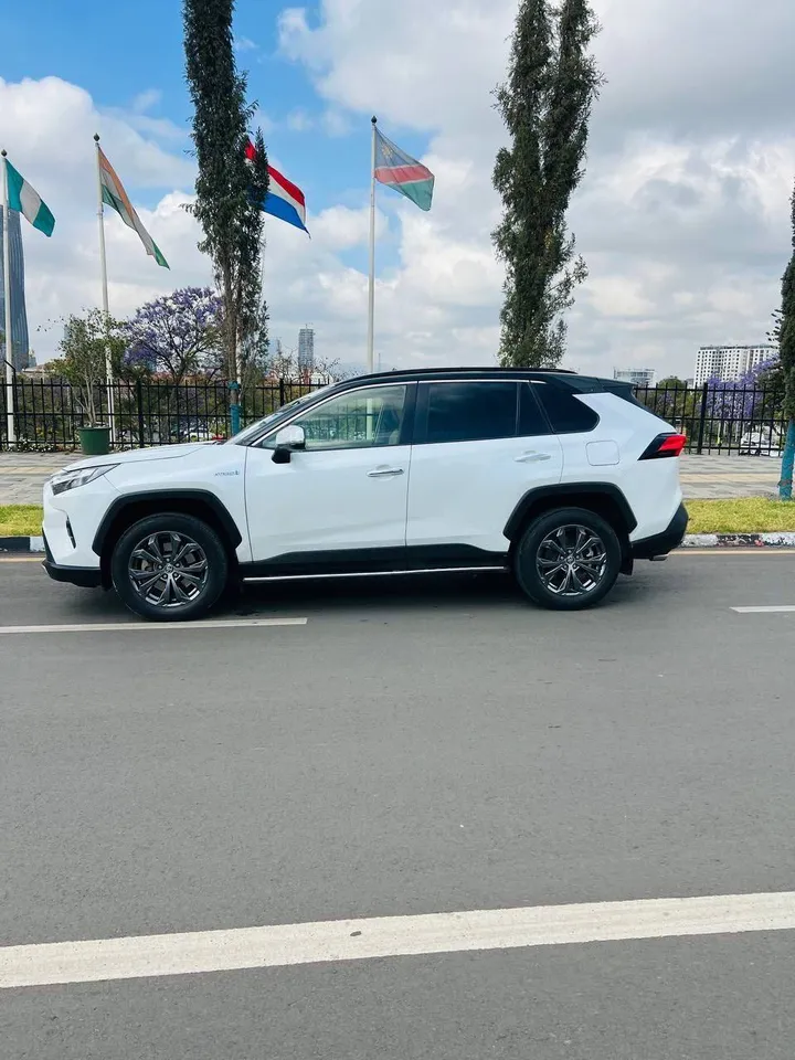 Toyota RAV4 Hybrid 2024 – photo 6