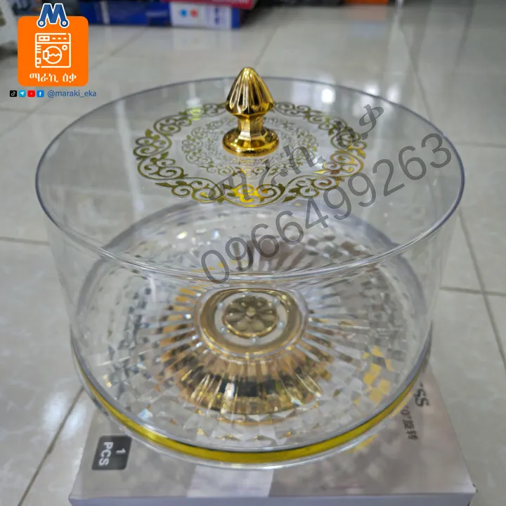 Acrylic Cake Stand with Dome – photo 3