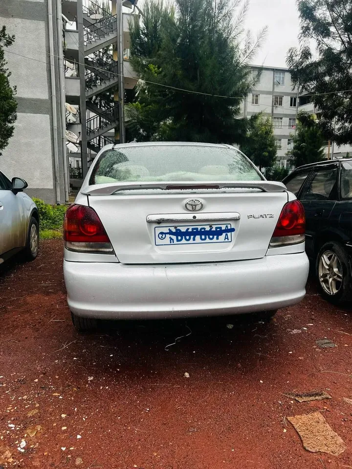 Toyota Platz 2005 Sedan – photo 3