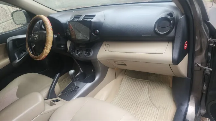 Toyota RAV4 2009 Automatic – photo 7
