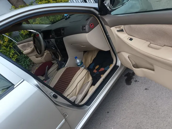 Toyota Corolla 2003 Manual – photo 4