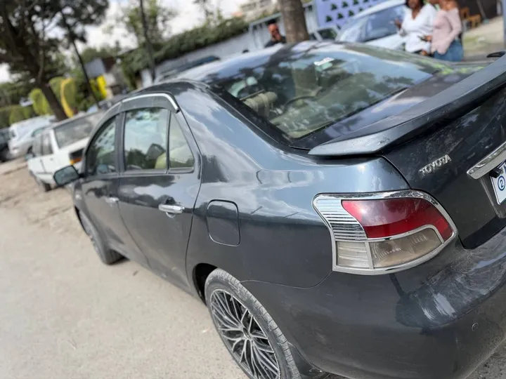 Toyota Yaris Sedan 2007 Automatic – photo 4