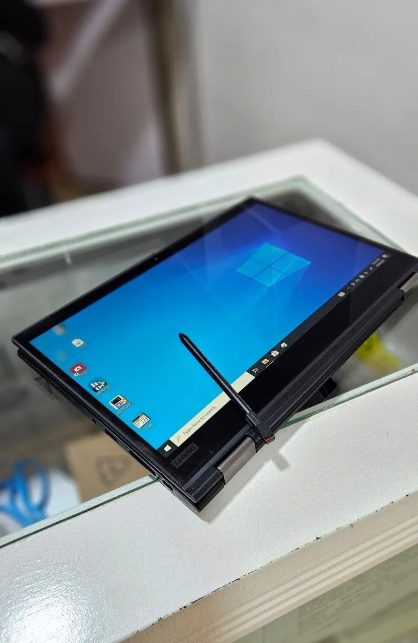 Lenovo ThinkPad Yoga X390 Laptop – photo 3