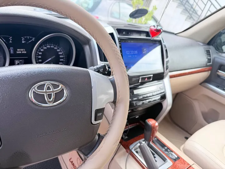 Toyota Landcruiser V-XR 2015 Diesel – photo 3