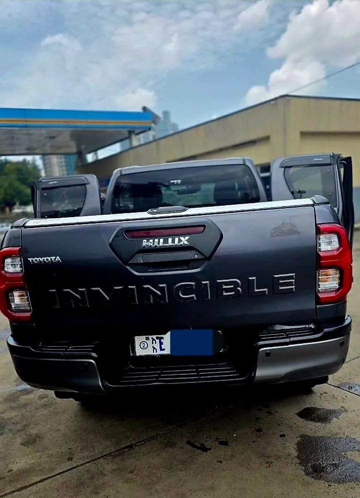 Toyota Hilux Invincible 2021 – photo 5