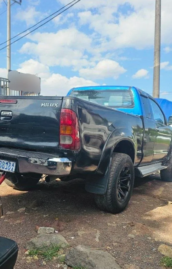 Toyota Vigo D4D Manual 2008 – photo 6