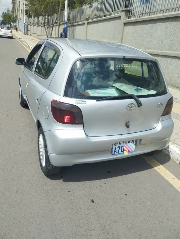 Toyota Vitz 2001 Automatic – photo 3
