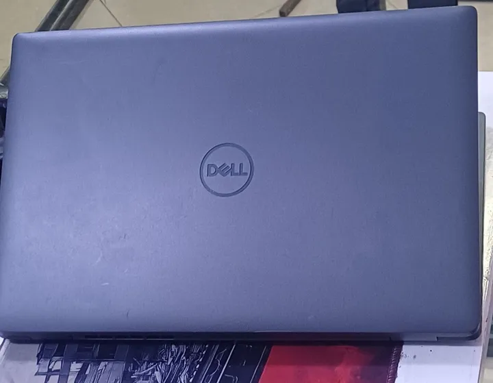Dell Latitude 3550 Core i7 Laptop – photo 4