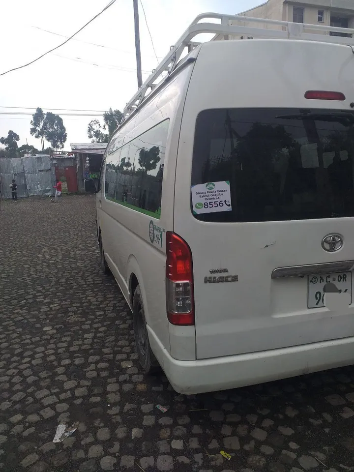Toyota Highroof GL 2014 Diesel – photo 3