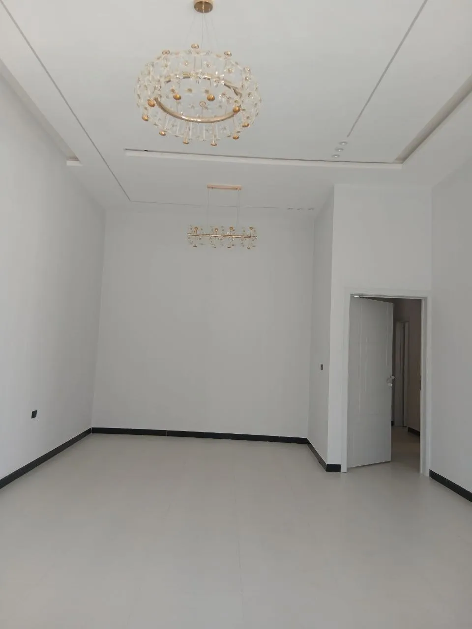 5-Bedroom Villa for Sale in Semit – photo 7