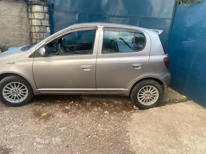 Toyota Vitz 2001 Automatic – photo 4