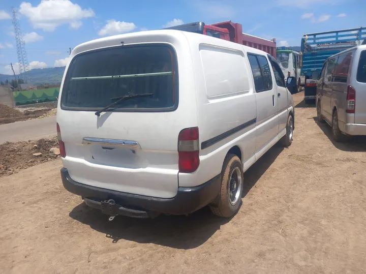 2011 Toyota Panel Van – photo 6