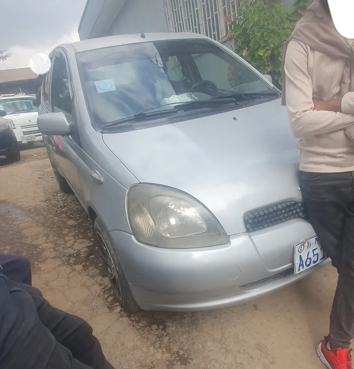 Toyota Vitz Automatic 2001 Model – photo 3