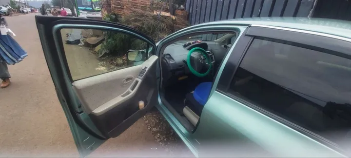 Toyota Yaris Compact 2009 – photo 10
