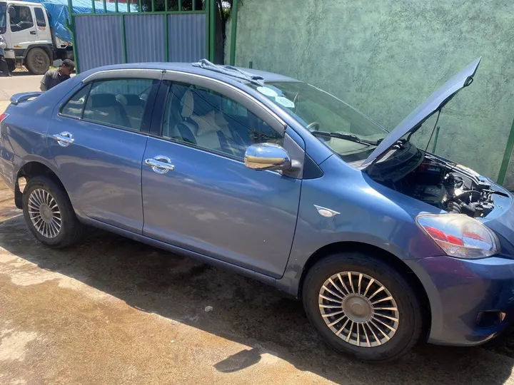 Toyota Yaris Sedan 2010 – photo 3