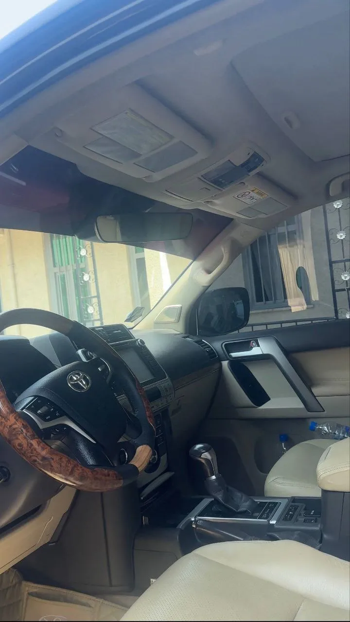 Toyota Prado 2018 2.7L Automatic – photo 4