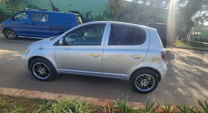 Toyota Vitz 2004 Automatic – photo 3