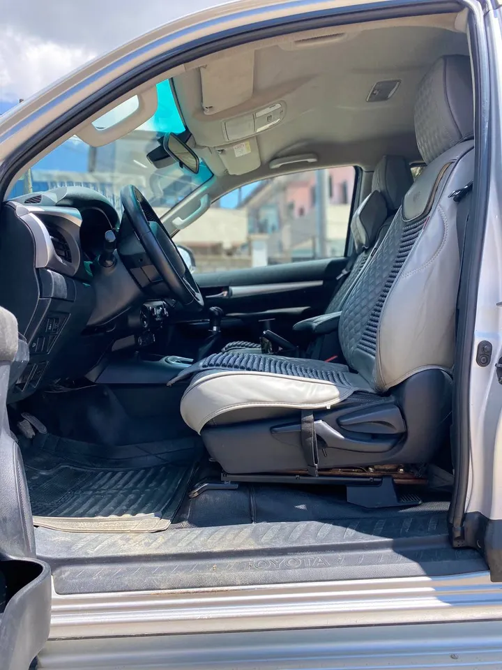 Toyota Hilux Revo 2019 Pickup – photo 4