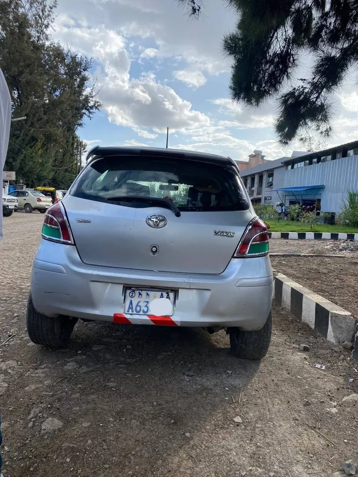 Toyota Yaris Compact 2008 – photo 4
