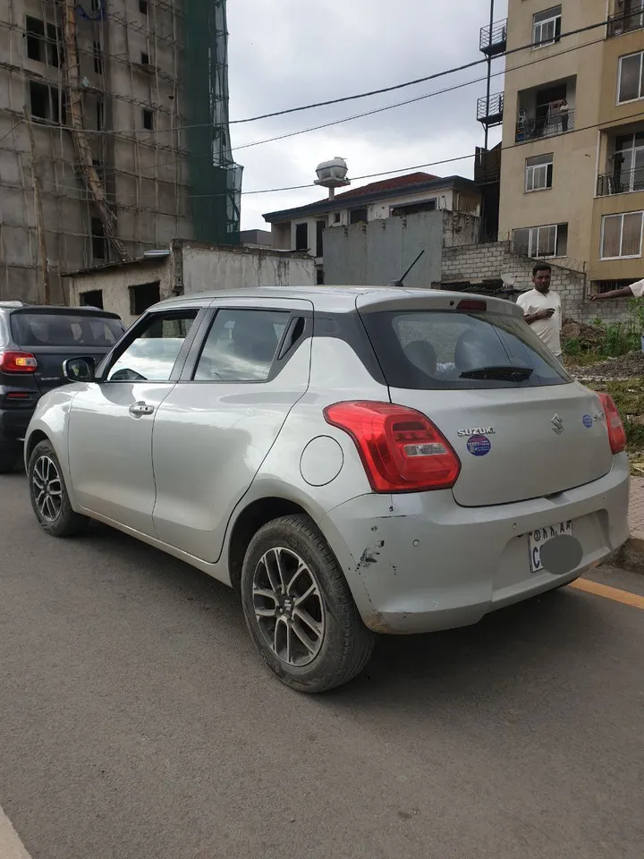 Suzuki Swift 2021 Automatic 1.2L – photo 3