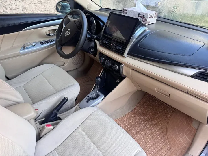 Toyota Yaris 2014 Automatic Sedan – photo 4