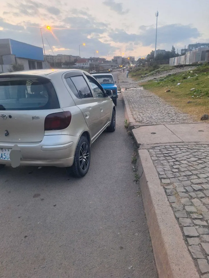 Toyota Vitz 2002 Automatic – photo 3