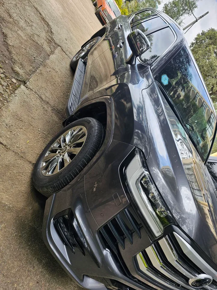 2022 Toyota LandCruiser VXR – photo 3
