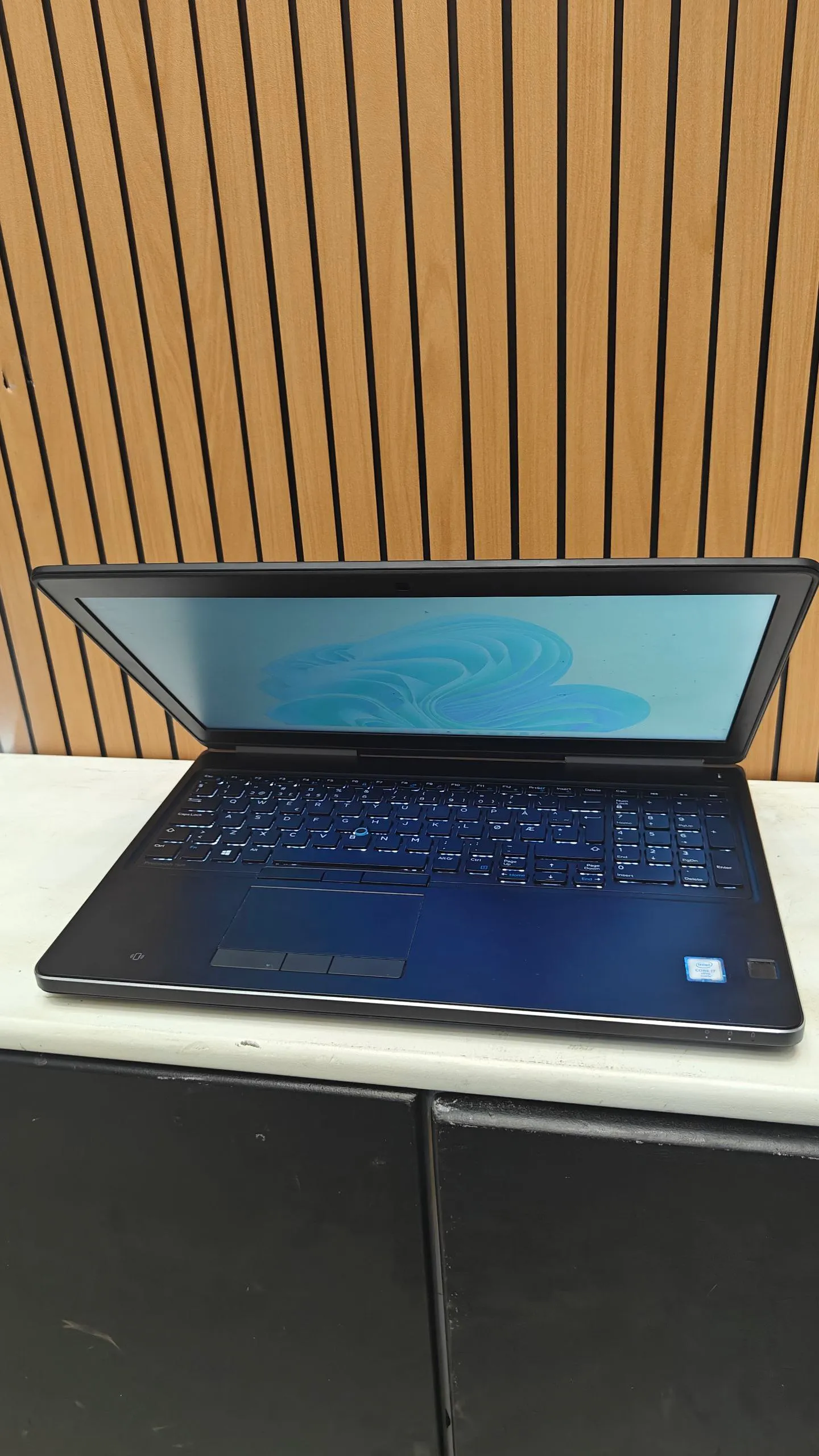 Dell Precision 7520 Laptop – photo 4