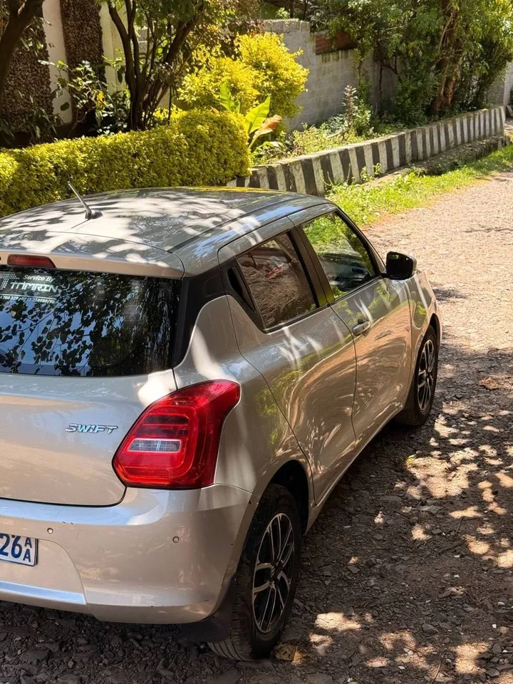 Suzuki Swift 2022 Automatic – photo 5