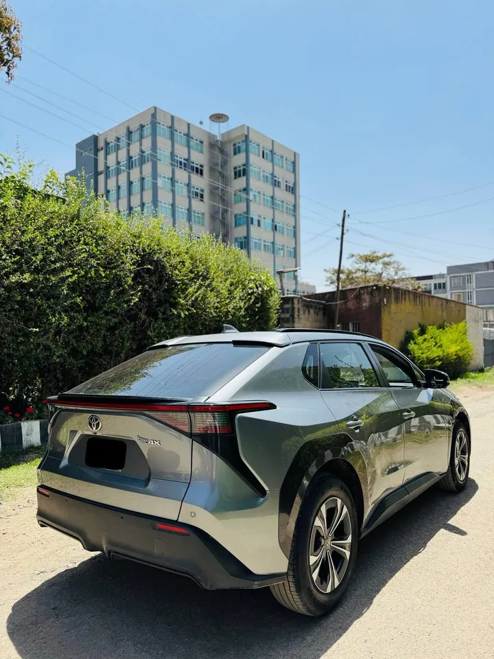 Toyota BZ4X 2023 Electric SUV – photo 4