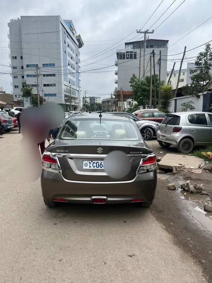 Suzuki Dzire 2022 Automatic – photo 4